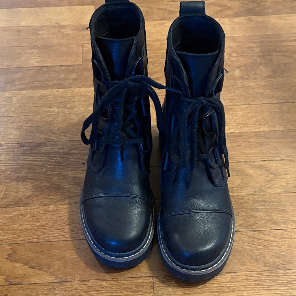 Sorel Black Lace-Up Boots